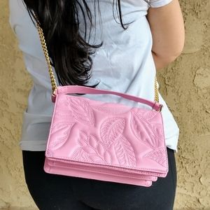 Meet your Posher, Iza